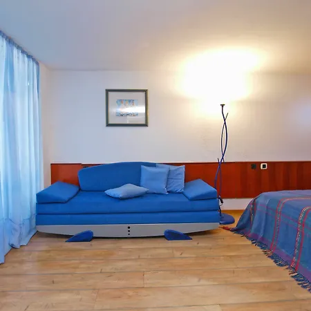 Mila 1039 Apartment *