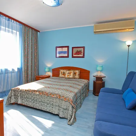 Mila 1039 Apartment *