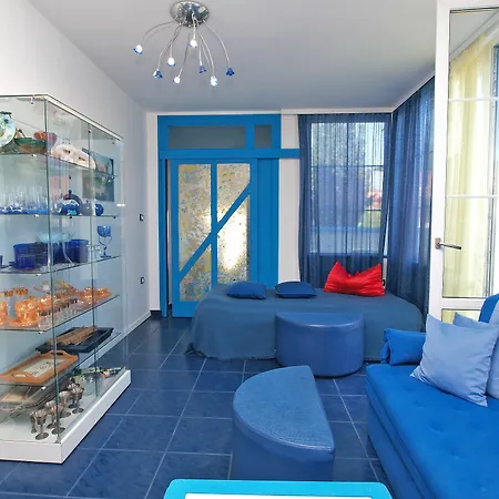 Mila 1039 Apartment *