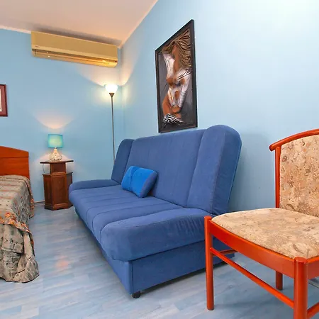 Mila 1039 Apartment *