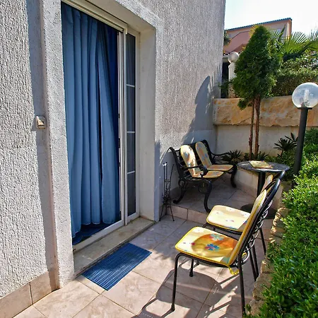 Apartment Mila 1039 *